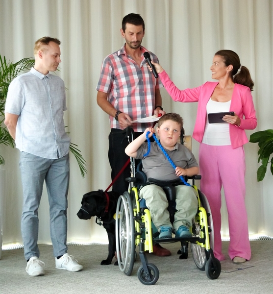 Pomocné tlapky předávaly čtyřnohé hrdiny