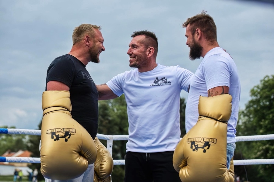 Boxing on the River pomohl Vildovi